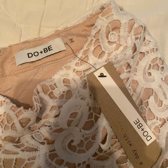 High-waisted embroidered shorts - Picture 2 of 3